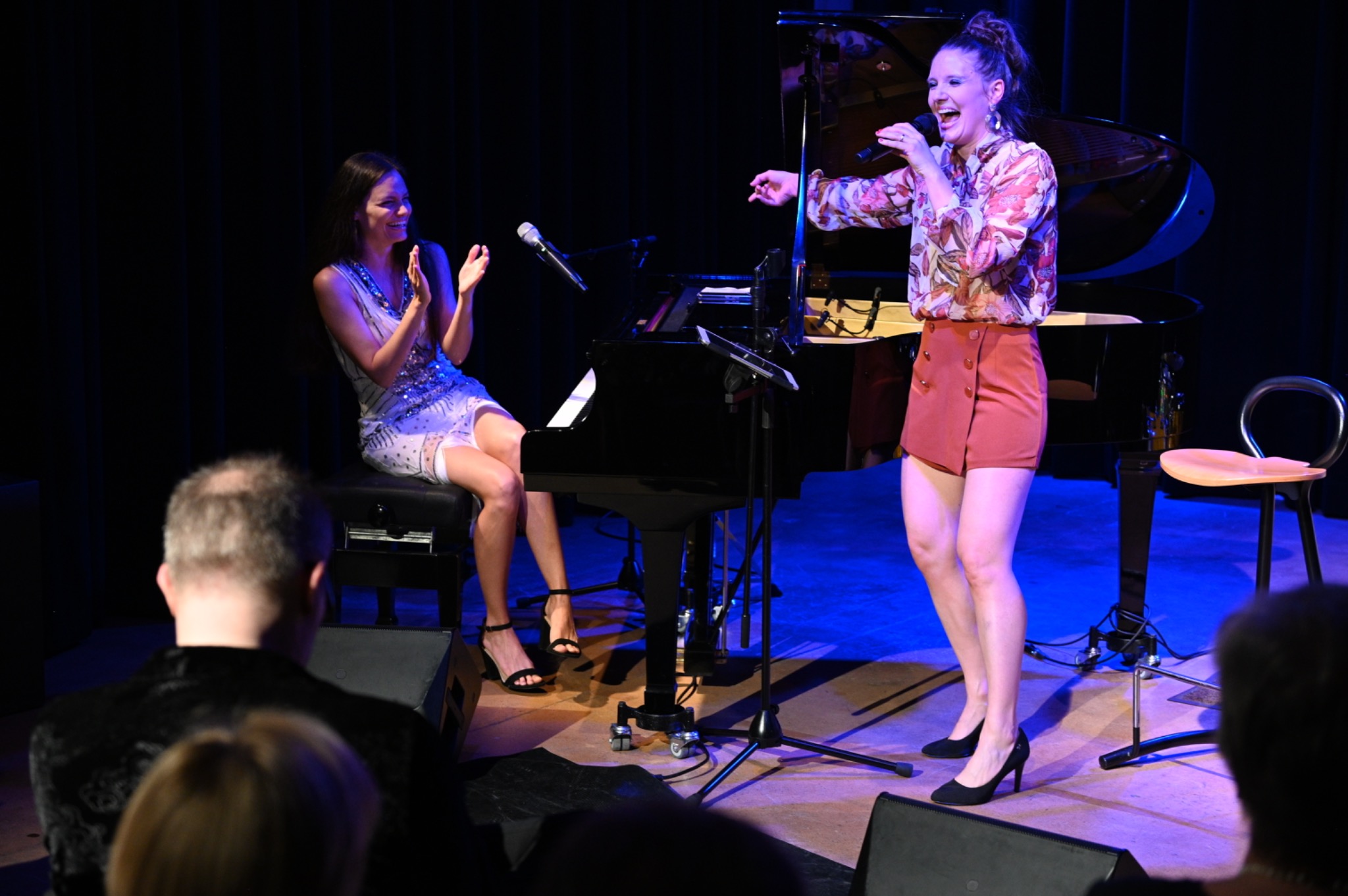 Ladyva mit Band auf der Bühne bei Kultur WorX